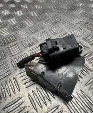 Coolant fan relay