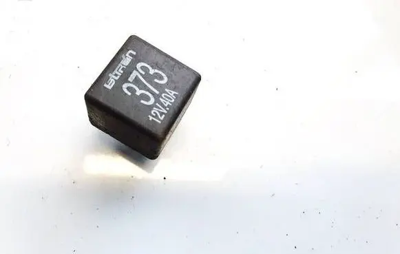 Volkswagen PASSAT B5.5 Other relay 8D0951253A 373
