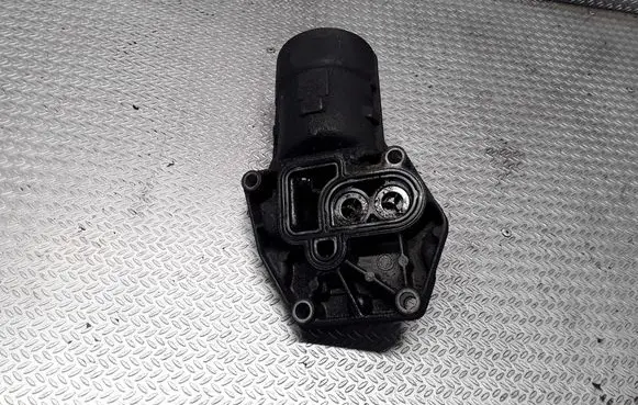 Oil filter mounting bracket