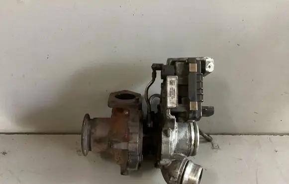 BMW 1 E81 E87 Turbo 7800594