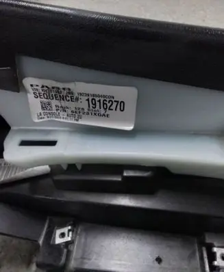 Dodge Challenger Center console 6EF231XGAE