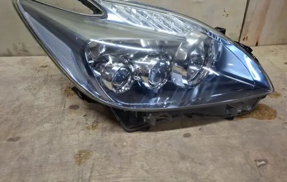 Toyota Prius (XW30) Headlight/headlamp MDE1312516