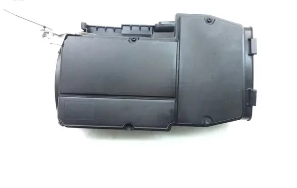 Mercedes-Benz C W204 Air filter box A2710900901
