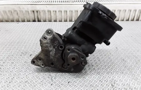 BMW 5 E39 Power steering pump 32412247599