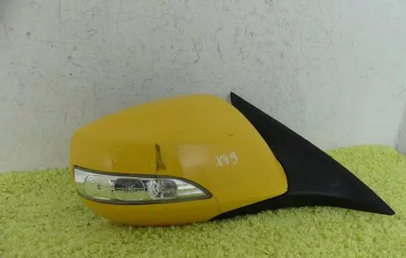 Hyundai Genesis Front door electric wing mirror