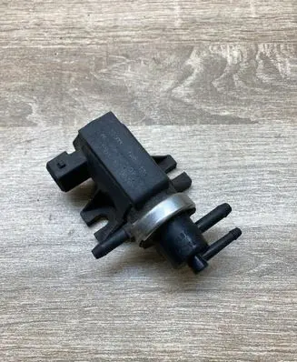 Seat Leon (1M) Turbo solenoid valve 1H0906627 72190320