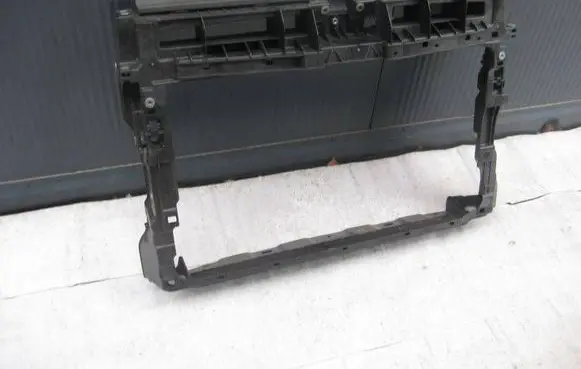 Volkswagen Tiguan Radiator support slam panel 5NA805588Q 5NA805594L