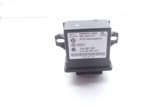 Volkswagen Touareg I Light module LCM 7L6907357 5WK49171