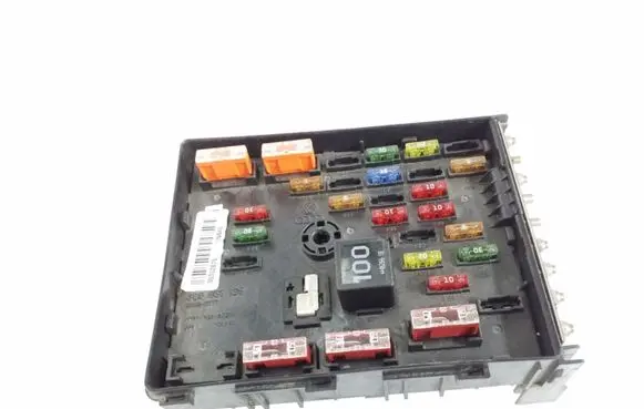 Volkswagen PASSAT B6 Fuse module 3C0937125