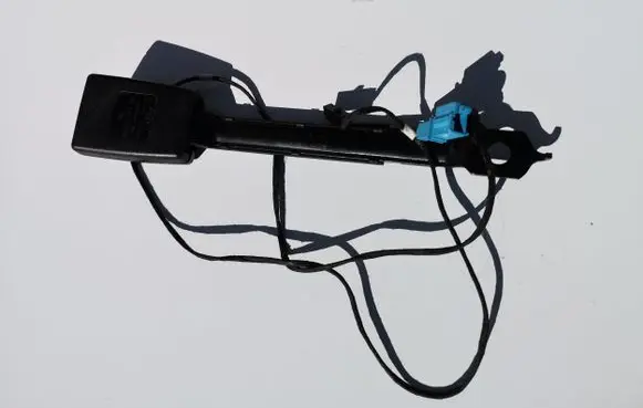 Volkswagen Tiguan Seat belt trim 