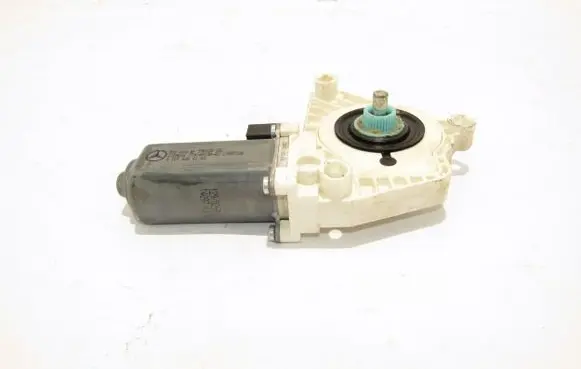 Mercedes-Benz A W169 Front door window regulator motor 1698204142