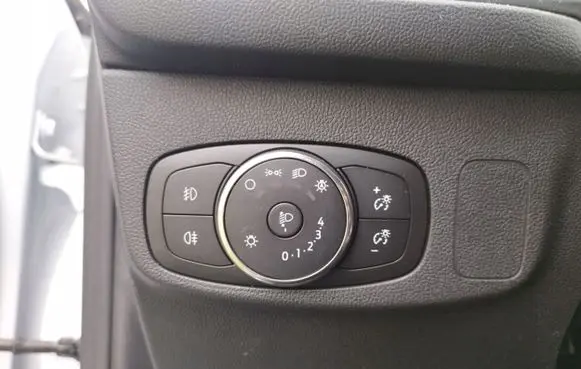 Ford Focus Tailgate/trunk/boot open switch 