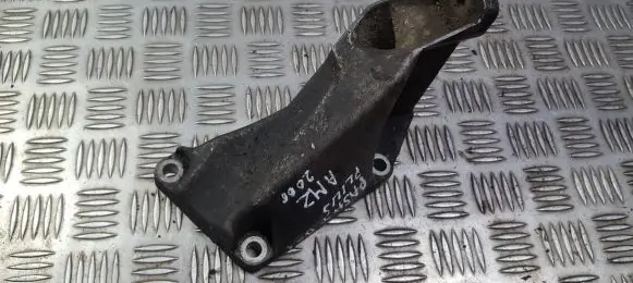 Volkswagen PASSAT B5.5 Engine mounting bracket 8d0199307p