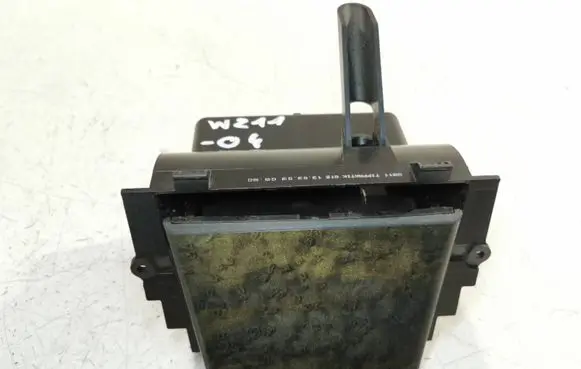 Mercedes-Benz E W211 Ashtray (front) A2116800350