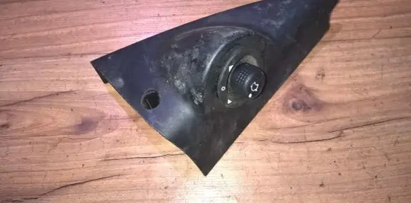 Wing mirror switch