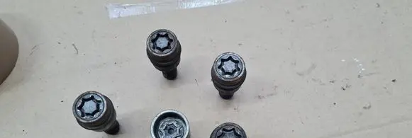 Audi Q5 SQ5 Spare wheel bolt ZABEZPIECZAJACEX