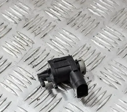 Audi A4 S4 B8 8K Turbo solenoid valve 1K0906283A