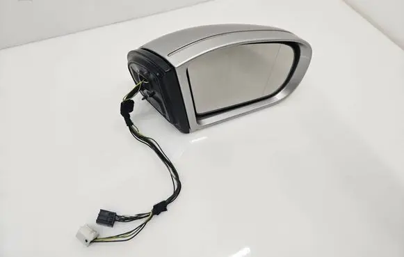 Mercedes-Benz C W203 Front door electric wing mirror 413133420