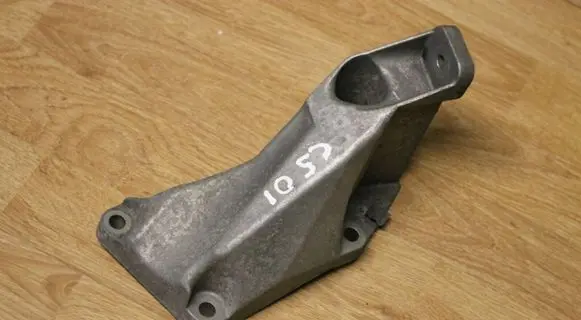Audi A6 S6 C5 4B Engine mounting bracket 8D0199307P