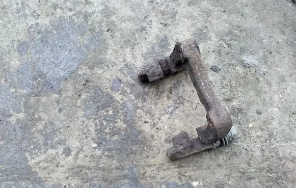 Peugeot 307 Brake caliper pad carrier rear 