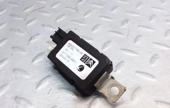 Citroen DS4 Aerial antenna amplifier 9666017780
