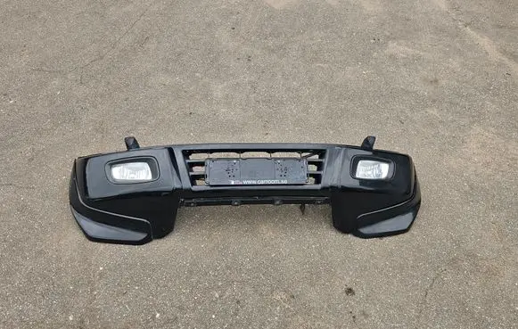 Mitsubishi Pajero Front bumper MR437241 MR43724146