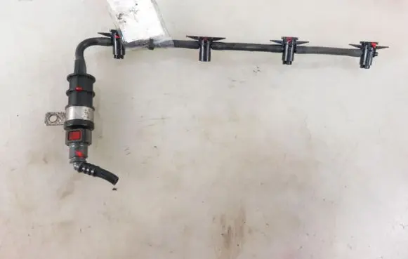 Renault Scenic II - Grand scenic II Fuel injector supply line/pipe 