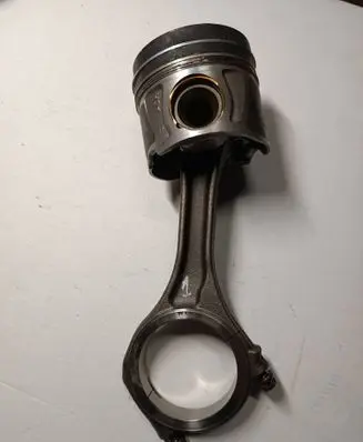 Audi A6 Allroad C7 Piston with connecting rod 