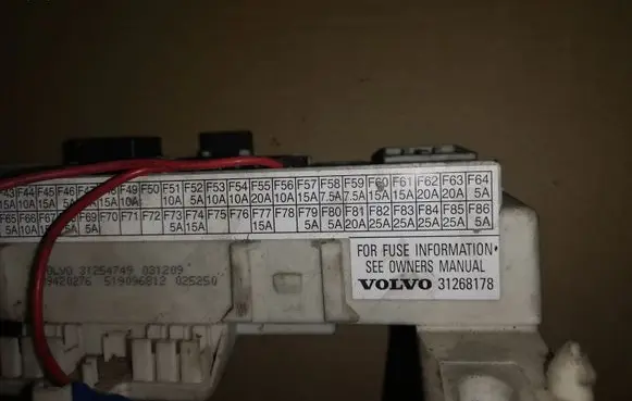 Volvo V50 Fuse module 31268178
