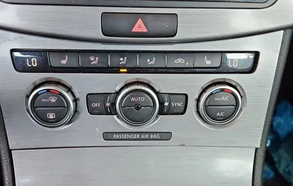Volkswagen PASSAT B7 Climate control/heater control trim 3AA907044BB IMPRK1593125