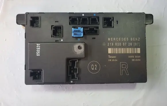 Mercedes-Benz CLS C219 Door control unit/module 2198200726