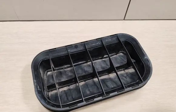 Audi A2 Quarter panel pressure vent 4A0819181