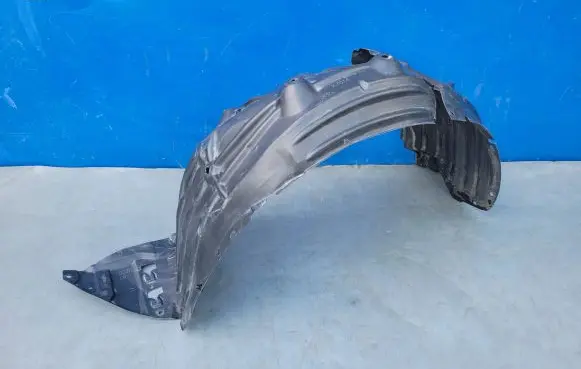 Mazda 2 Front arch D09H