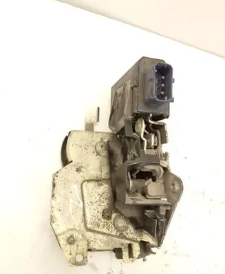 BMW 3 E36 Front door lock (next to the handle) 8122420
