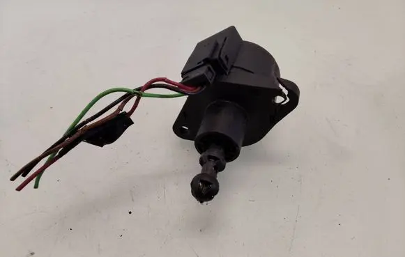 Skoda Superb B5 (3U) Headlight level adjustment motor 73485703