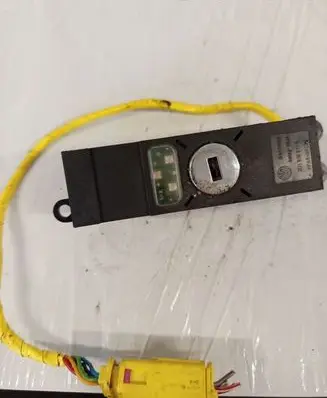 Passenger airbag on/off switch