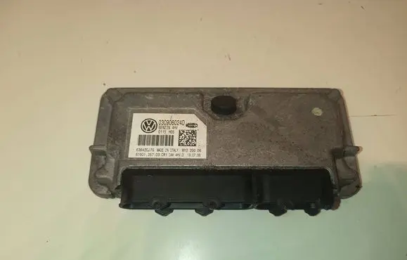 Skoda Fabia Mk1 (6Y) Engine control unit/module 03C906024D 63642CJ7G 6160135703