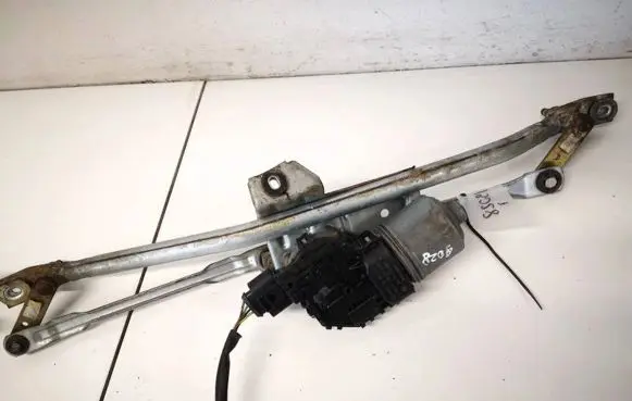 Skoda Superb B5 (3U) Front wiper linkage and motor 8d1955605b