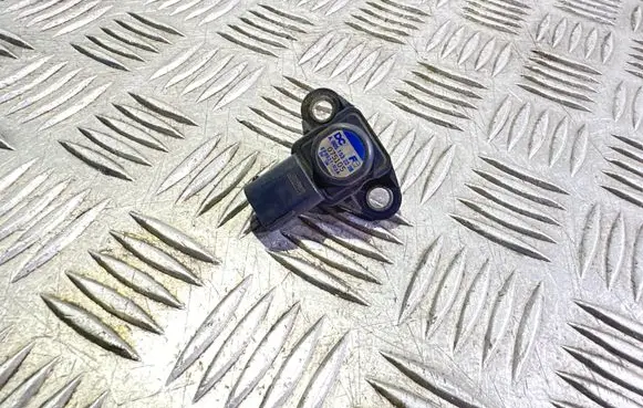 Mercedes-Benz C W204 Air pressure sensor A0051537228 075105