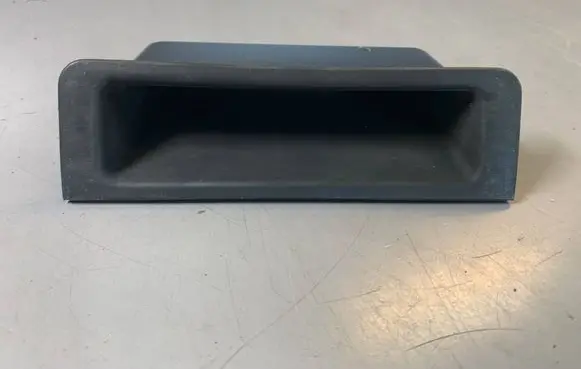 BMW 5 E39 Glove box central console 8210445 51168210445 8159701