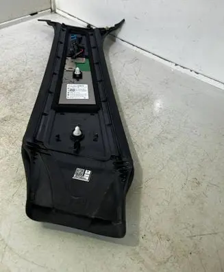 Tesla Model Y (B) Pillar trim (exterior) 1509518D 151625500E