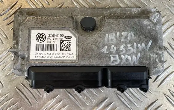 Seat Ibiza IV (6J,6P) Engine control unit/module 03C906024BK 7V632W71K 6160150207