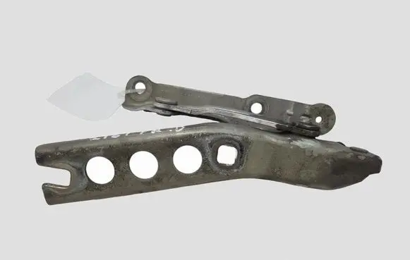 Skoda Octavia Mk2 (1Z) Engine bonnet/hood hinges 1Z0823302C