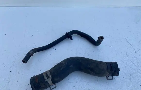 Toyota Avensis T220 Engine coolant pipe/hose