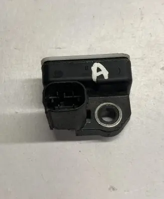Mercedes-Benz C W205 Airbag deployment crash/impact sensor A0009057600