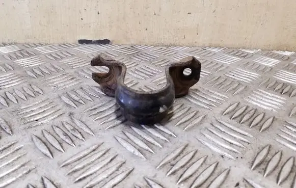 Nissan Qashqai Sway bar bush bracket, front 