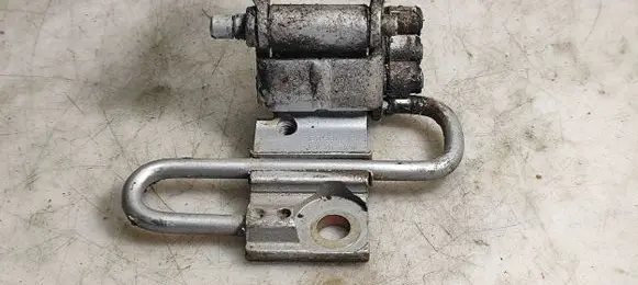 Audi A6 S6 C6 4F Front door lower hinge 8E0831411B
