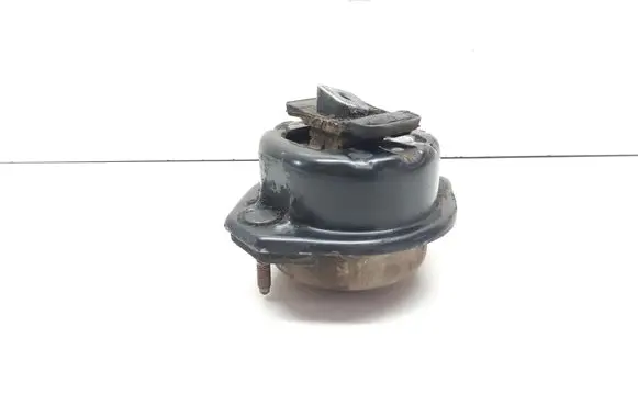 BMW 7 E65 E66 Engine mount bracket