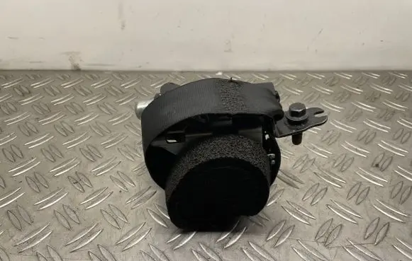 Volvo S60 Rear seatbelt 39818855
