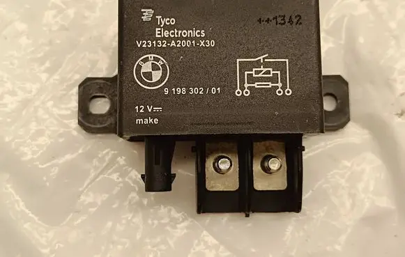 BMW 6 F06 Gran coupe Coolant fan relay 9198302 441347 V23132A2001330